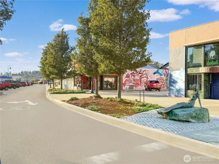 Grab your favorite coffee and enjoy the rhythm of Whidbey Island life. Walkable streets, friendly faces, and boutique stops make Oak Harbor a place you’ll love returning to.