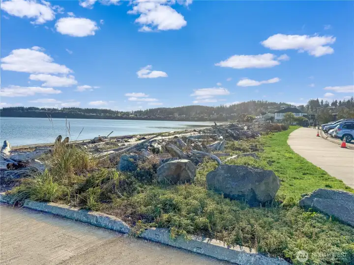 Calm waters of Oak Harbor Bay reflect the beauty of island living. From sunrise walks to golden-hour skies, this is where everyday moments feel memorable.