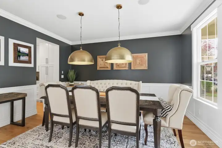 Host holiday meals and impressive gatherings in this beautiful, bright and spacious dining room.