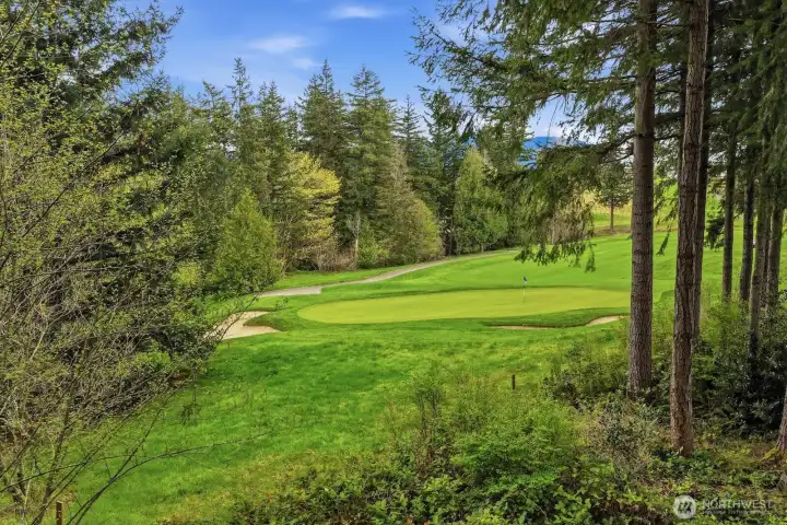 The Club at Snoqualmie is right in your backyard with its beloved course and scenery ready to dazzle any time of year. Dust off your clubs!