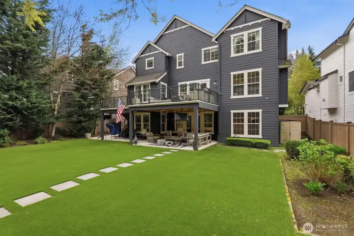 Seamless indoor-outdoor living at its finest.