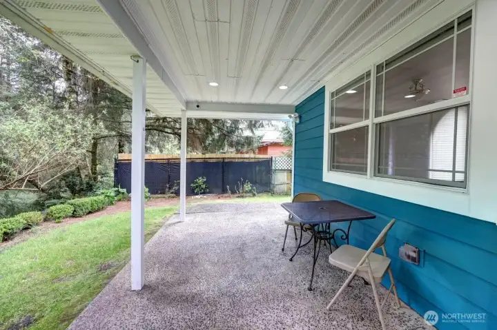 nice back deck for nature viewing and peaceful contemplation