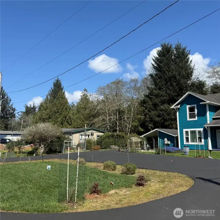 Be the envy of the neighborhood with this gorgeous home!