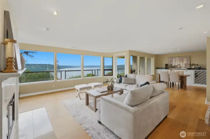 Condo with Water view's! Overlooking the Narrows Bridge, Olympic Mountains, Gig Harbor, and Salmon Beach Condo with Water view's! Overlooking the Narrows Bridge, Olympic Mountains, Gig Harbor, and Salmon Beach