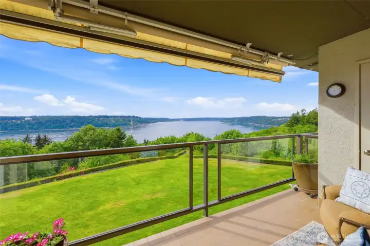Condo with Water view's! Overlooking the Narrows Bridge, Olympic Mountains, Gig Harbor, and Salmon Beach Condo with Water view's! Overlooking the Narrows Bridge, Olympic Mountains, Gig Harbor, and Salmon Beach