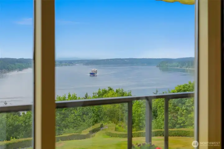 Condo with Water view's! Overlooking the Narrows Bridge, Olympic Mountains, Gig Harbor, and Salmon Beach Condo with Water view's! Overlooking the Narrows Bridge, Olympic Mountains, Gig Harbor, and Salmon Beach