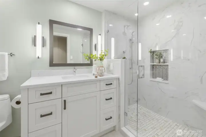 Second bathroom! Fully remodeled and designed in 2022 Second bathroom! Fully remodeled and designed in 2022