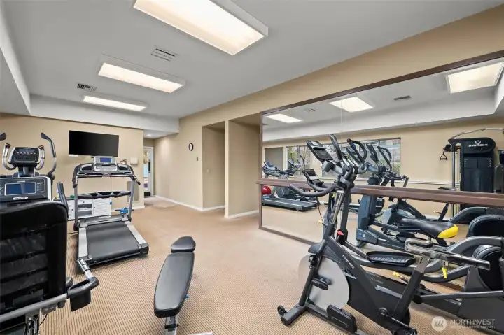 Clubhouse w/new exterior updates, pool, sauna & gym! Clubhouse w/new exterior updates, pool, sauna & gym!