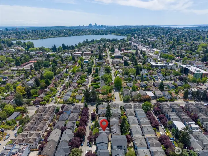So close to Green Lake! Plus, easy transit to downtown.