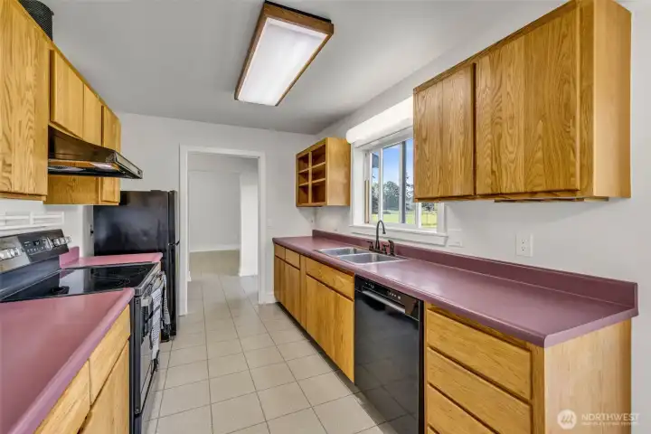 GALLEY STYLE KITCHEN GALLEY STYLE KITCHEN