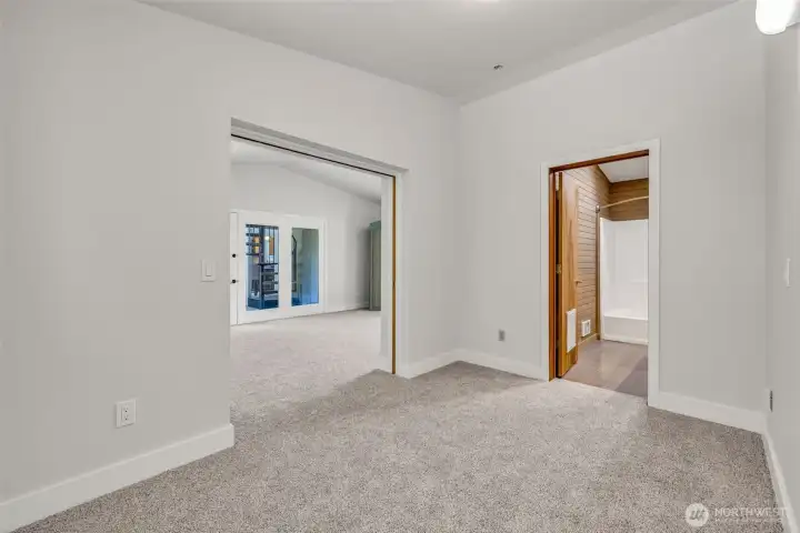 CABIN BEDROOM - POCKET DOORS + FULL BATH CABIN BEDROOM - POCKET DOORS + FULL BATH