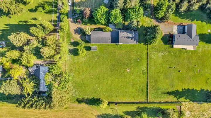 THIS PROPERTY IS WAITING FOR YOUR CREATIVITY! THIS PROPERTY IS WAITING FOR YOUR CREATIVITY!