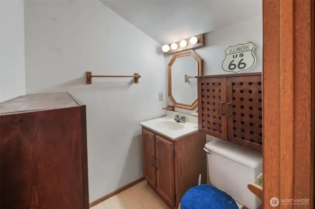 Half bathroom, not included in square footage not approved from HOA