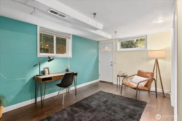 Huge flex space- office, play zone or home gym