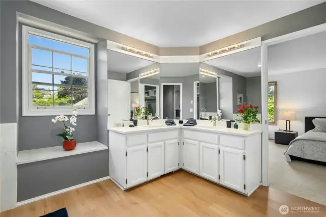 Dual vanities