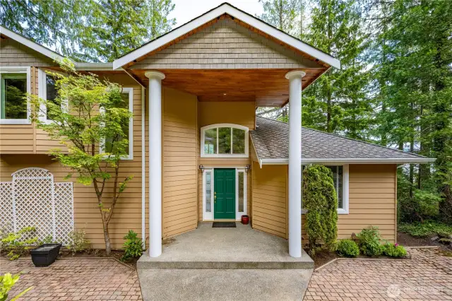 Grand entrance to your haven on the lake
