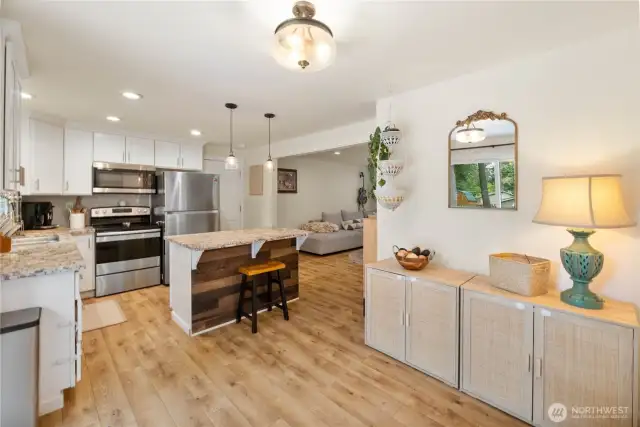 The kitchen also offers a subway tile backsplash