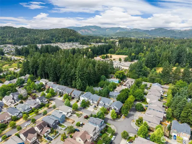 You’re just a short drive from Westside Eld Inlet and downtown Olympia’s Budd Inlet, offering endless opportunities for saltwater activities – think shoreline trails, kayaking, and birdwatching. Plus, with Evergreen State College just around the corner, you get a perfect blend of nature and urban living.