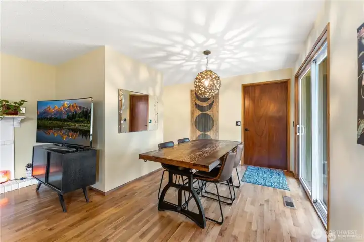 Dining area facing north