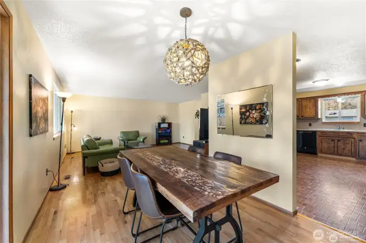 Dining area facing south