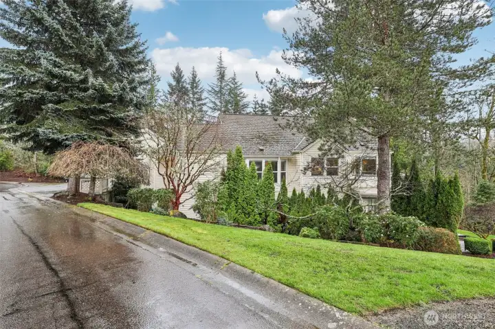 Gorgeous location in Hilltop with serene views