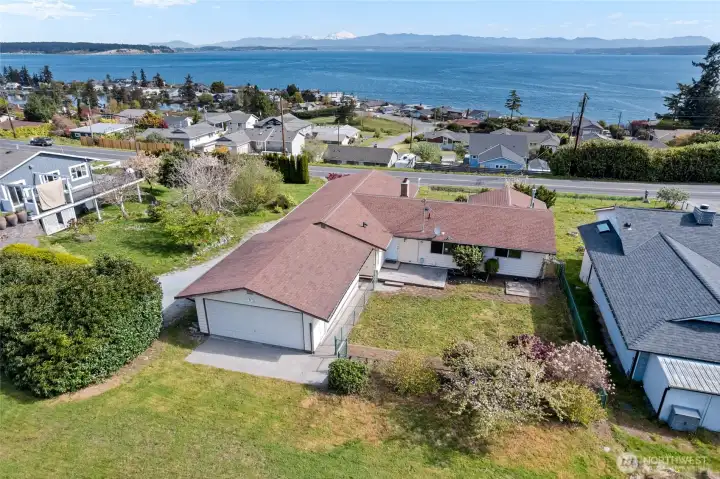 Rear view w/ detached garage with workshop