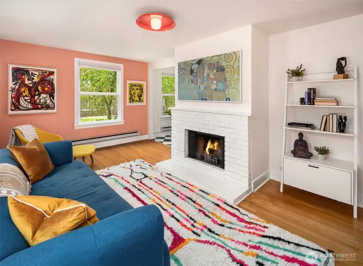 Welcome to the Stanford Apartments in Capitol Hill, just blocks from the energy of the neighborhood, yet tucked away enough to feel calm and quiet.