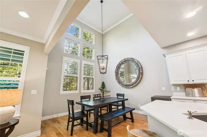 How stunning is this dining room surrounded by the lush greenbelt! How stunning is this dining room surrounded by the lush greenbelt!