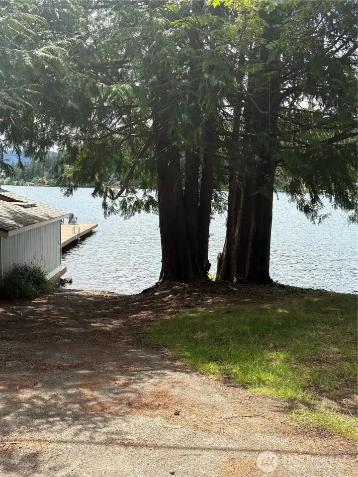 Community access has a boat launch for small boats. This is the access closest to the property. There are 3 community access areas including the main boat launch.