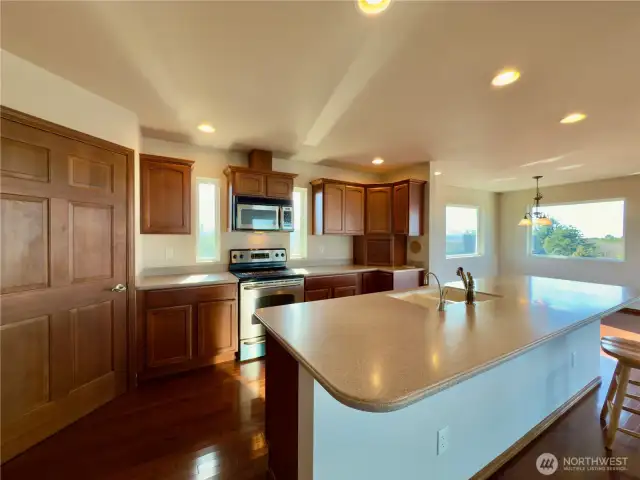 Look at that counter space!