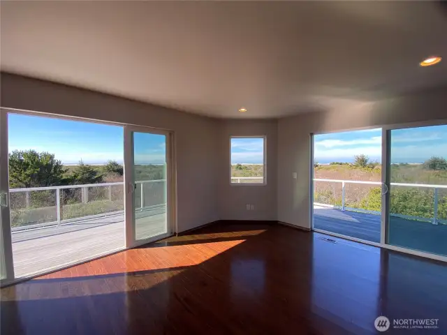 Panoramic ocean views!