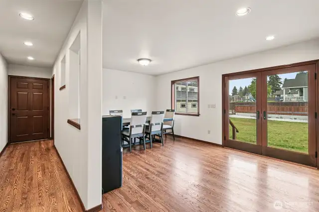 Casual Dining Area