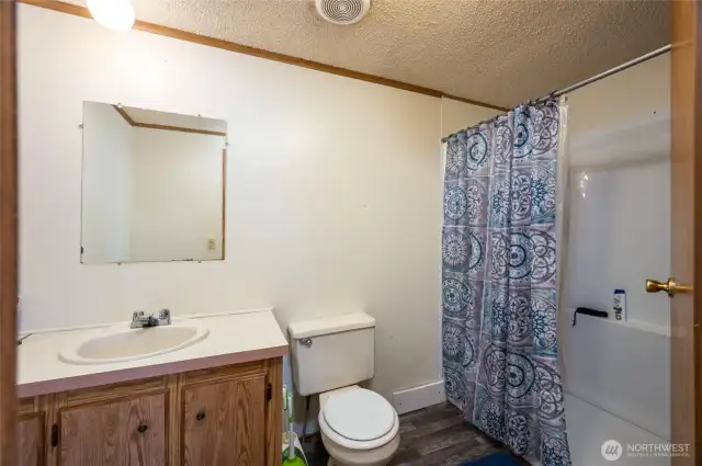 spacious full bath