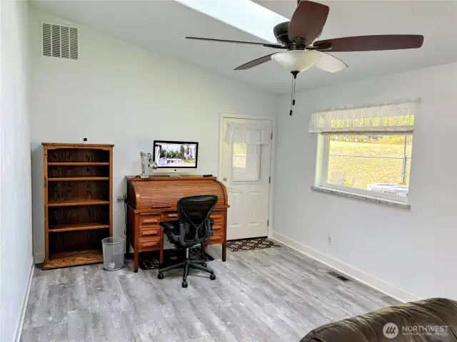 Bonus area off the Living room. #1250 Northcliff Rd, Shelton, WA 98584