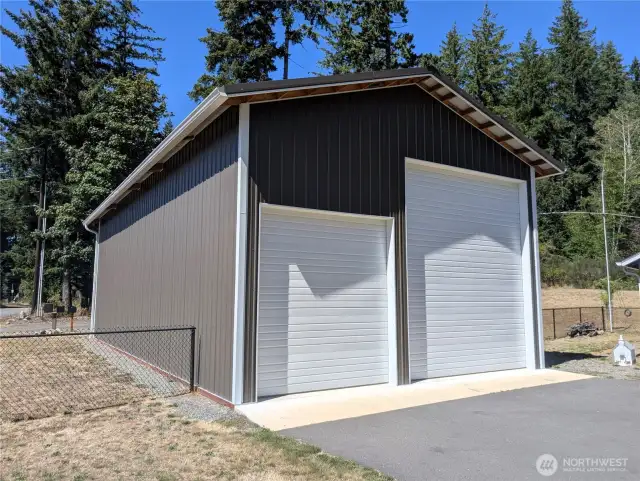 24' x 48' shop. 12'x12' & 9'x10' doors. #1250 Northcliff Rd, Shelton, WA 98584