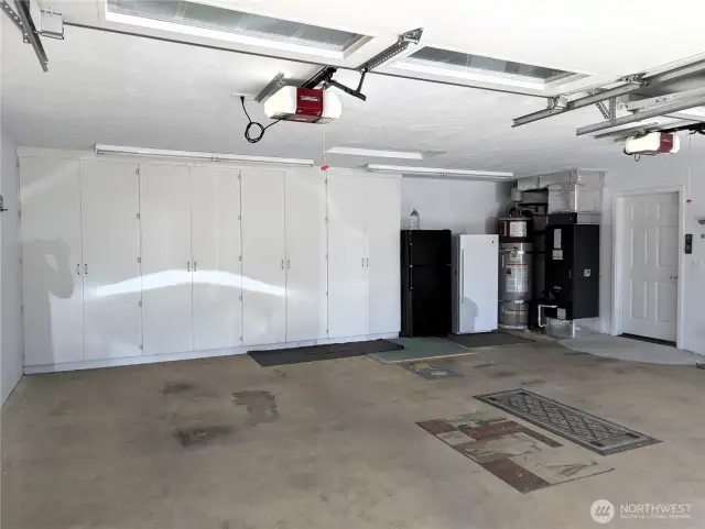 Plenty of additional storage in the garage. The garage is sheetrocked, taped & textured. #1250 Northcliff Rd, Shelton, WA 98584