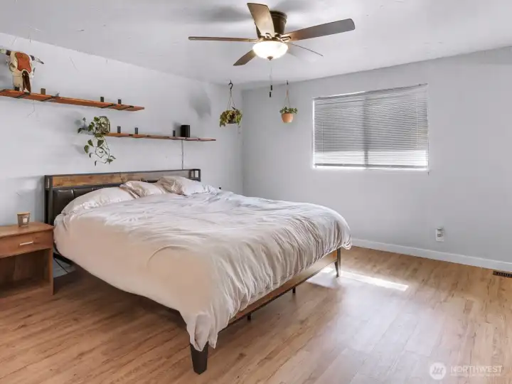 Large primary bedroom