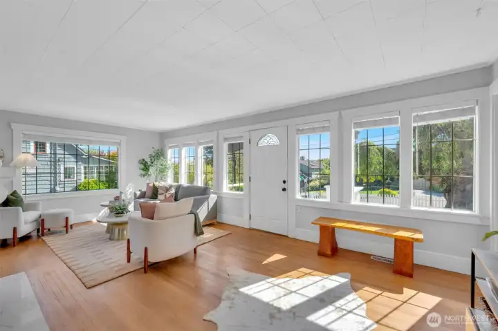 Light flows in from every window.