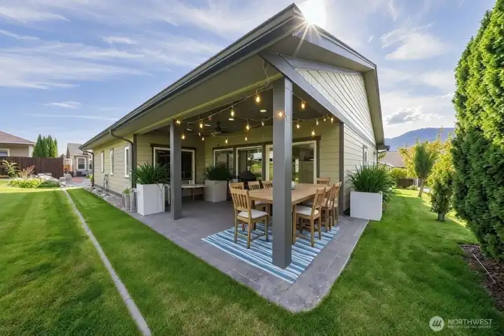 Outdoor patio (virtually staged)