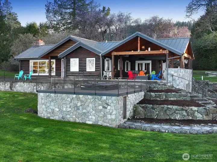 The ultimate setting for outdoor entertaining.