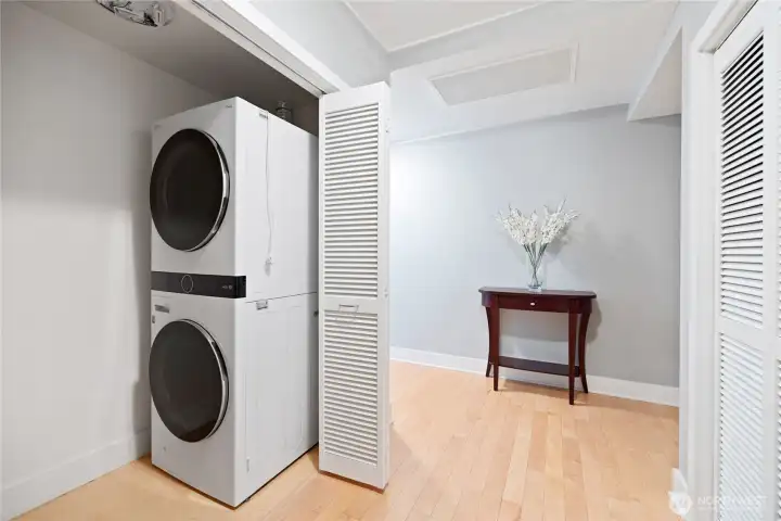 Washer/Dryer in hall closet