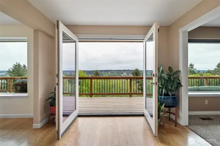 Panoramic Sound, Bridge and Olympic Mountain Views