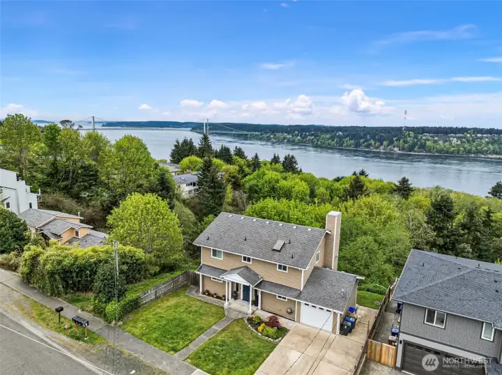 Views of the Narrows Bridge to the left