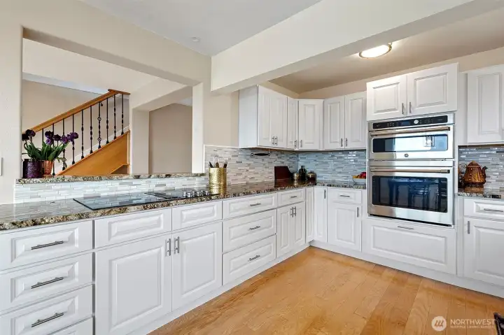 Granite countertops & designer backsplash