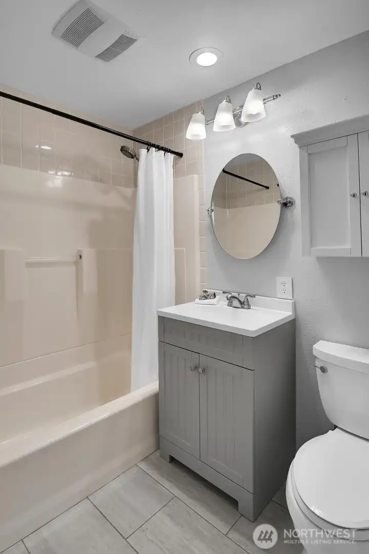 Full Bath/Shower off Primary Bedroom