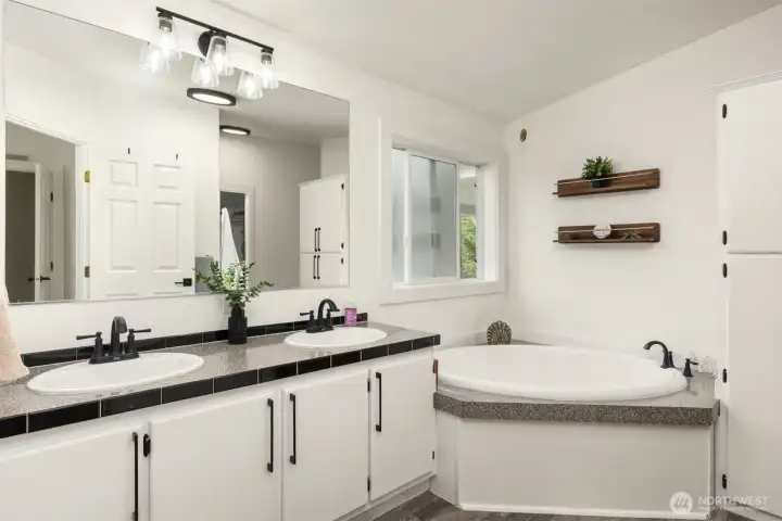 Five piece en suite primary bath room