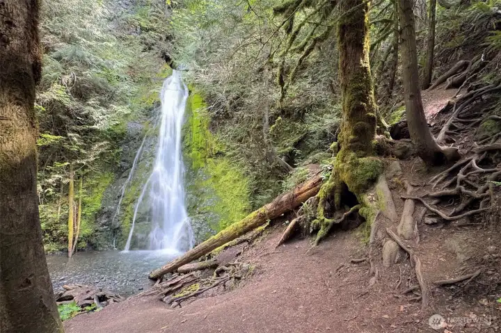 Madison Falls ONP 10 mins away