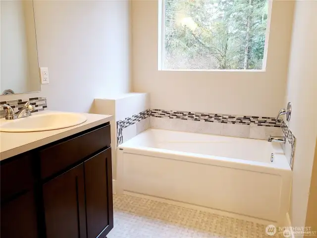 Photo of same floor plan, different build. Features may vary.
