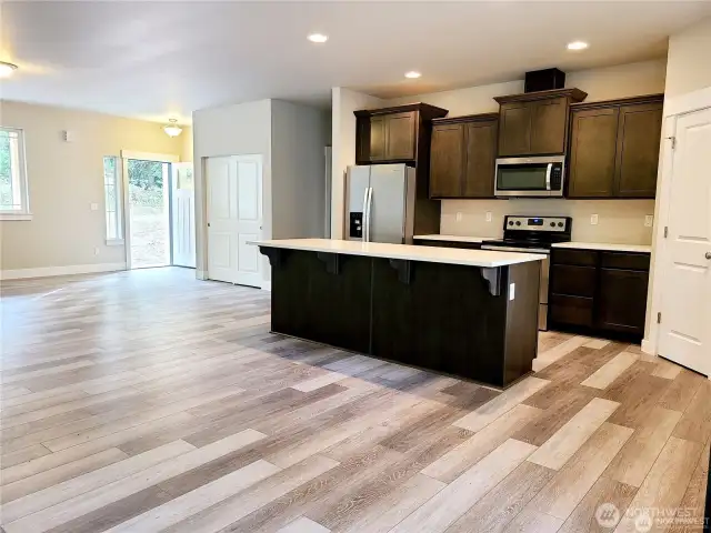 Photo of same floor plan, different build. Features may vary.
