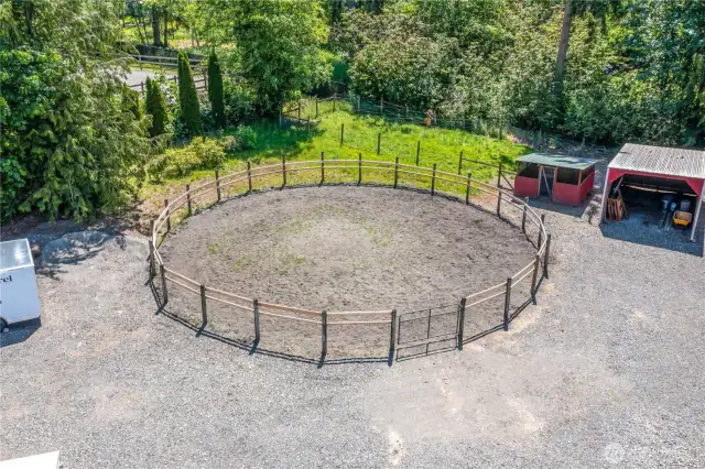 60' Round pen, chicken coop and Utility Lean-To all close proximity to barn and stalls